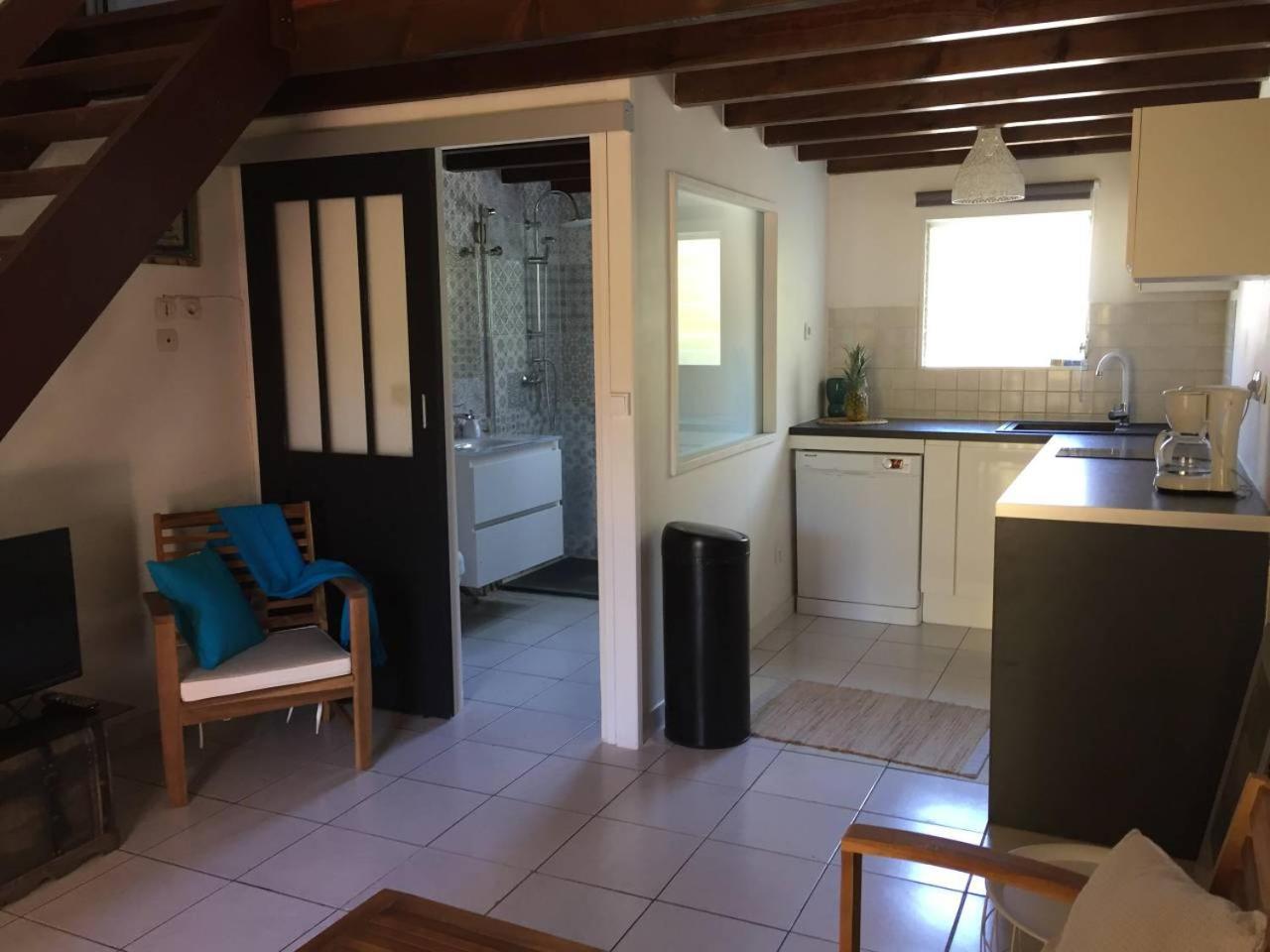 Apartamento T2 tropical en bord de piscine à 100m de la mer Le Carbet Exterior foto