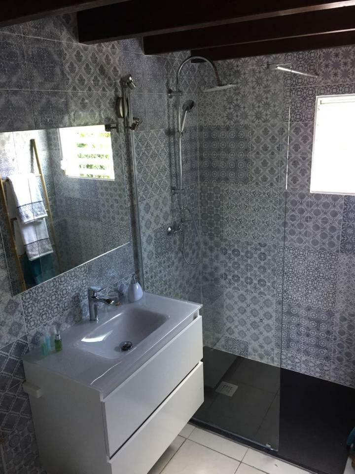 Apartamento T2 tropical en bord de piscine à 100m de la mer Le Carbet Exterior foto